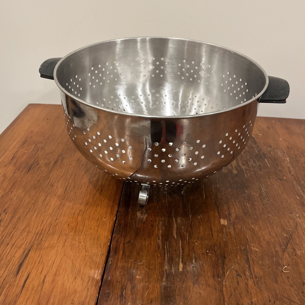 Vintage Farberware Stainless Steel Colander Strainer Black Handles Footed 9.5x6"